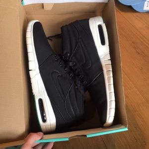 NIKE STEFAN JANOSKI MAX MID